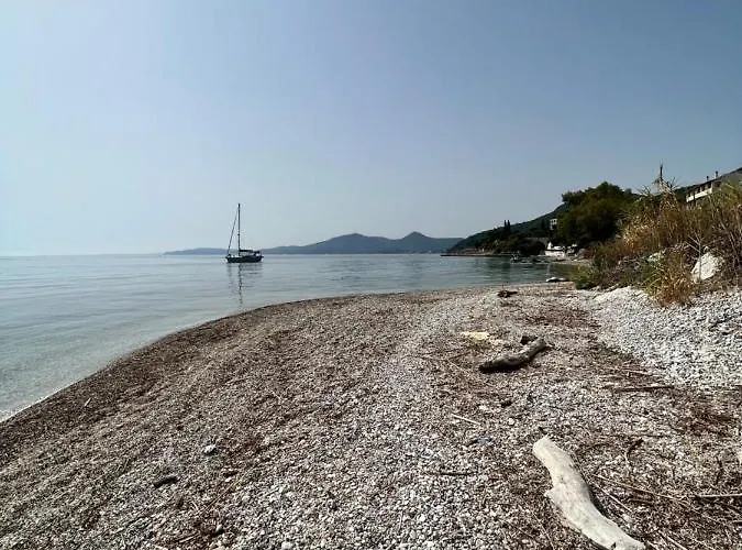 Lithino - 5min From The Appartement