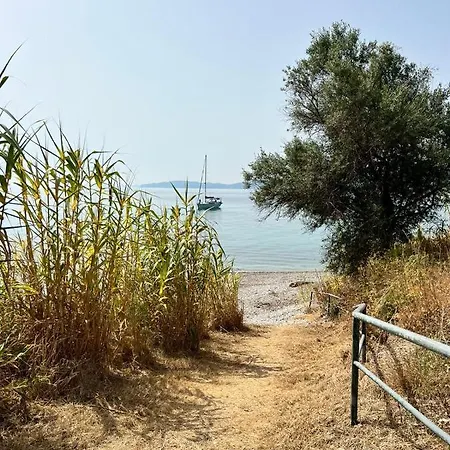 Lithino - 5min From The Apartament