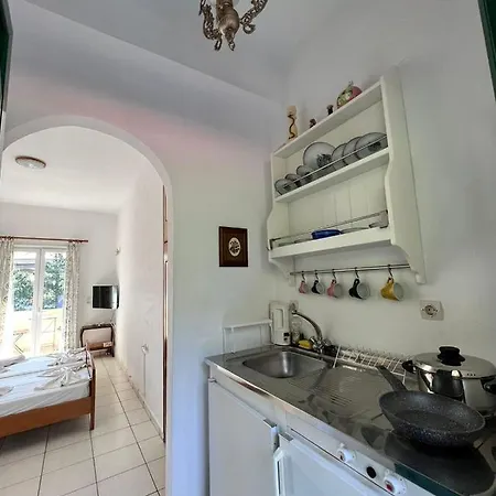 Lithino - 5min From The Apartament *